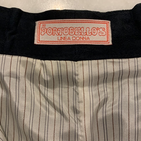 Italian leather suede skirt, navy size 2. - Picture 5 of 6